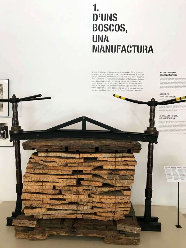 prasa w muzeum korka w Hiszpanii