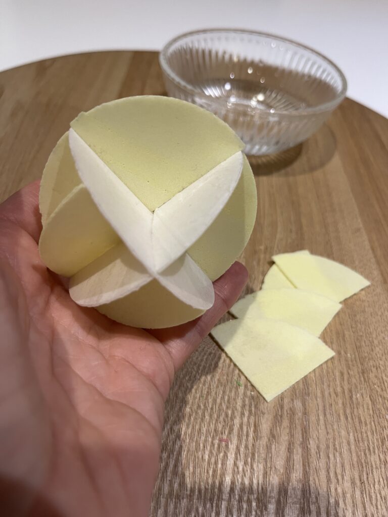 ozdoba z oplatka - proces klejenia